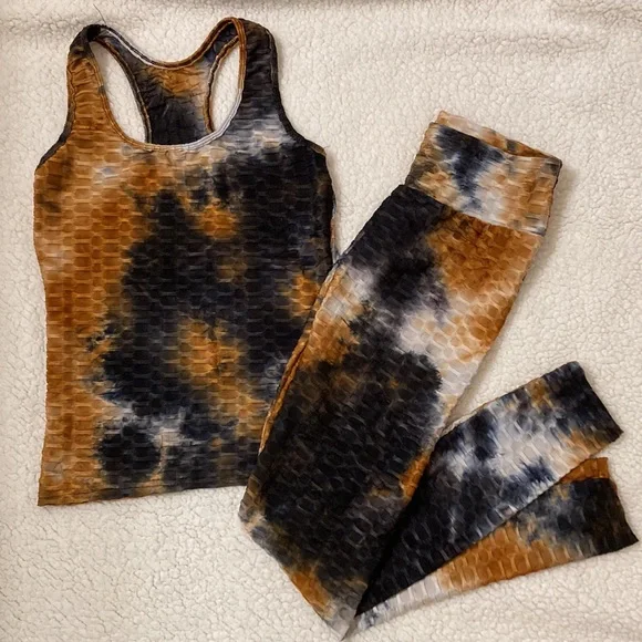 Tie Dye Honeycomb Scrunch Butt | 2 Piece Set - Picture 2 of 6